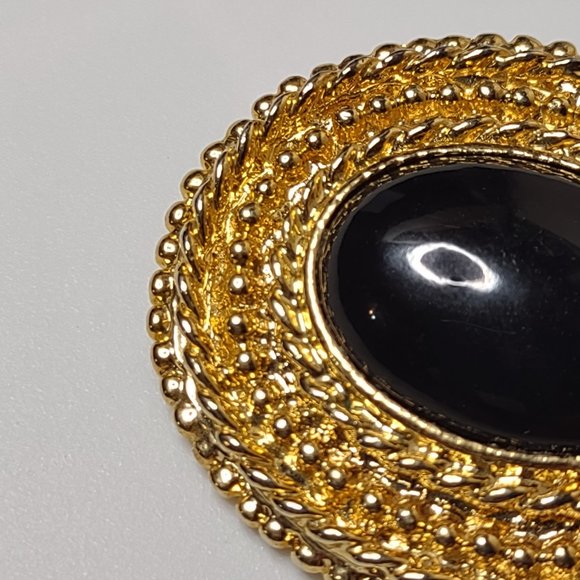 Gold Tone And Black Oval Brooch - Picture 8 of 16